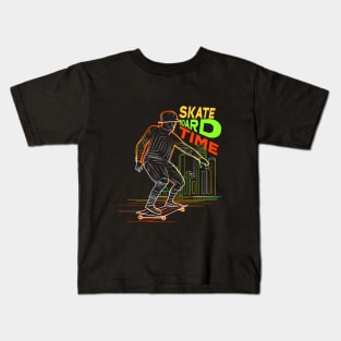 Skateboard Art Design quotes skate board time Kids T-Shirt